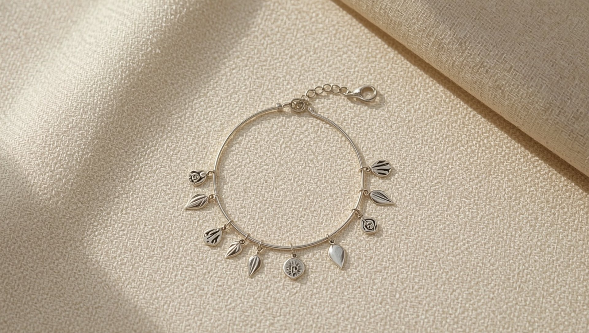 Pandora, Thomas Sabo, Engelsrufer: Markenschmuck-Trends im Schweizer Online-Handel 2026